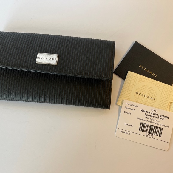 COPY - BVLGARI Women’s black leather wallet in great condition - Picture 7 of 11